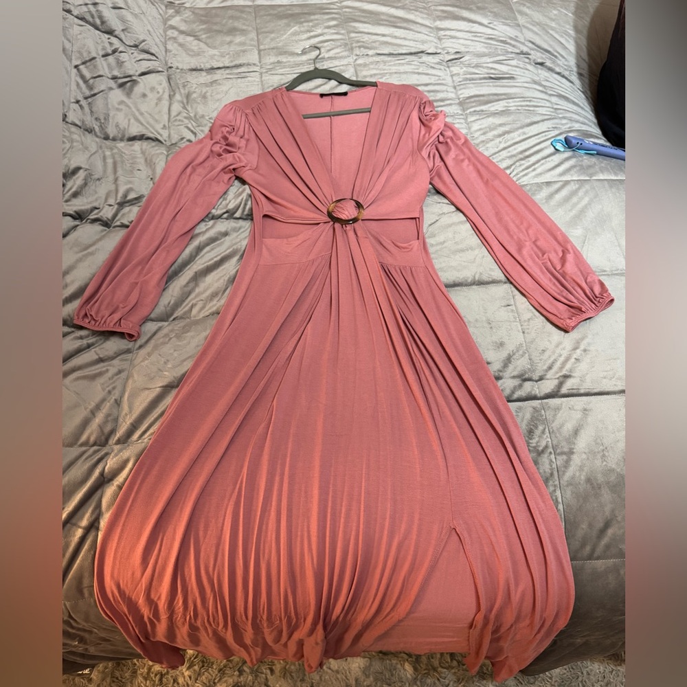 Pink maxi dress. Very comfy and pretty just too big. Only worn once